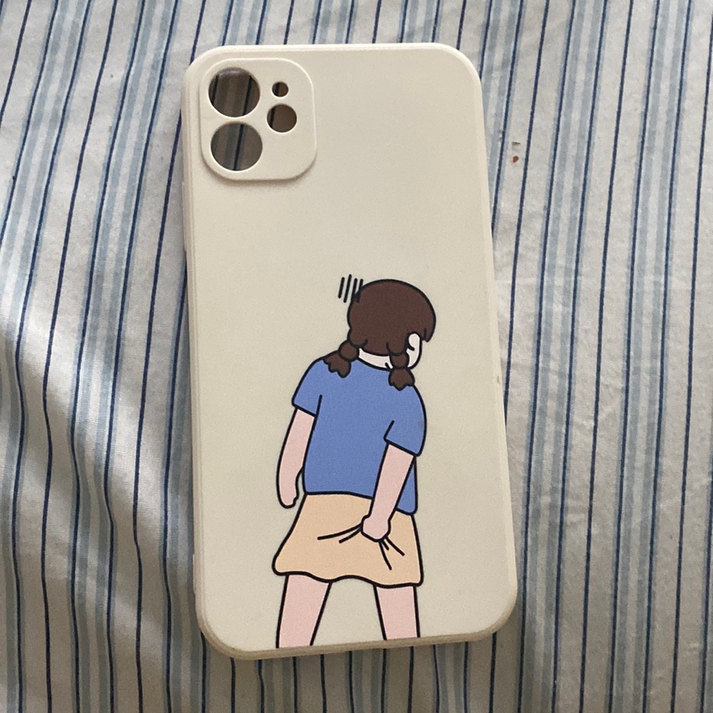 Girl having a wedgie iPhone 11 chase